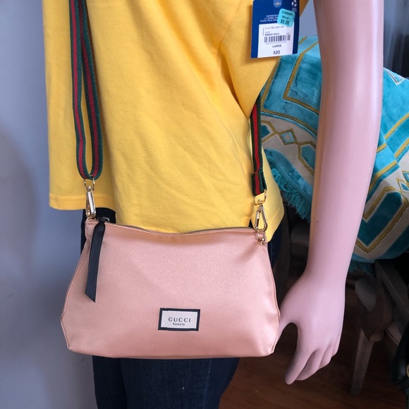 Gucci pouch converted in to shoulder bag /cross body. - Picture 15 of 16